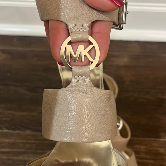 MK Taupe Silver and Black Wedges Size 8.5 - Picture 13 of 13